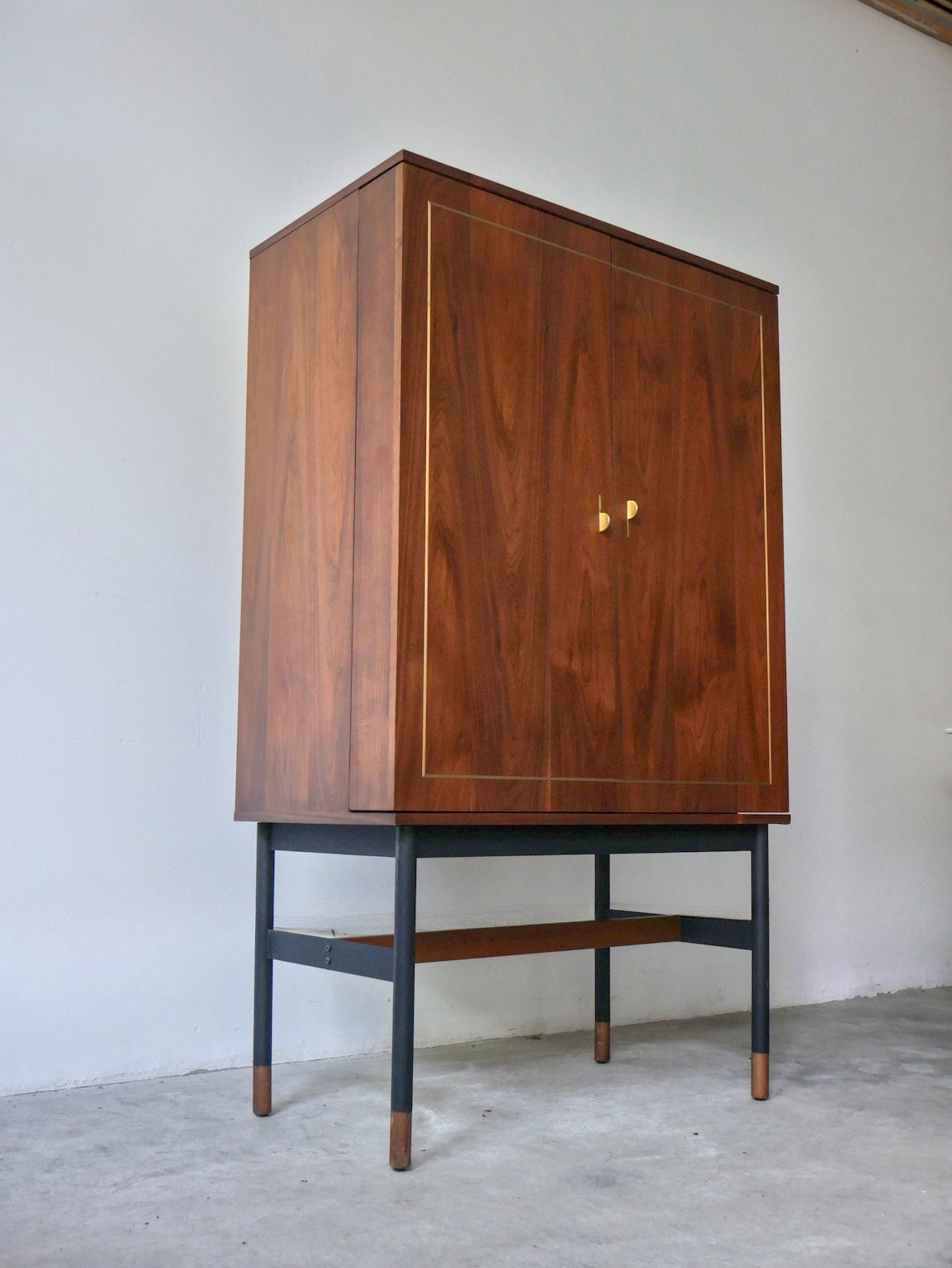 Wine cabinet 23