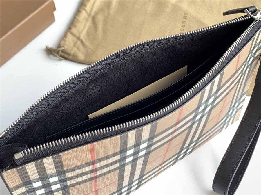 vi_cam_tay_burberry_vintage_check_e_canvas_zip_pouch_nau_vang_1.jpg