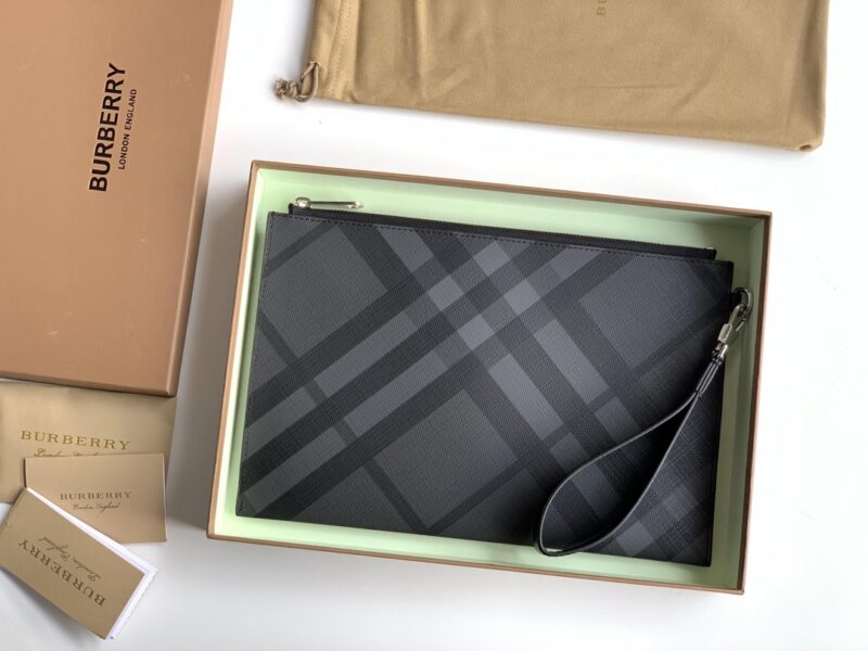 Clutch_Burberry_London_Check_pouch_mau_xanh_CLB04_10_e1627979895976.jpg