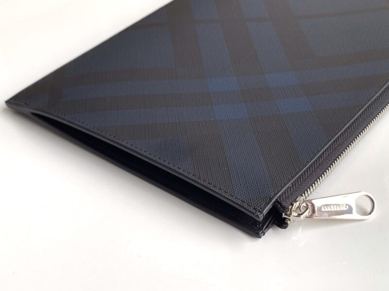 Clutch_Burberry_London_Check_pouch_mau_xanh_CLB04_10_e1627979895976.jpg