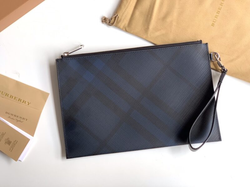 Clutch_Burberry_London_Check_pouch_mau_xanh_CLB04_10_e1627979895976.jpg