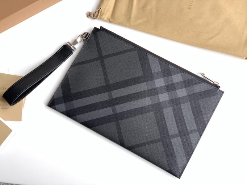Clutch_Burberry_London_Check_pouch_mau_xanh_CLB04_10_e1627979895976.jpg