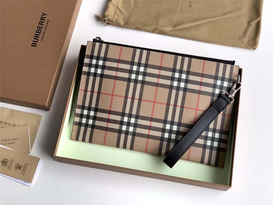 vi_cam_tay_burberry_vintage_check_e_canvas_zip_pouch_nau_vang_1.jpg