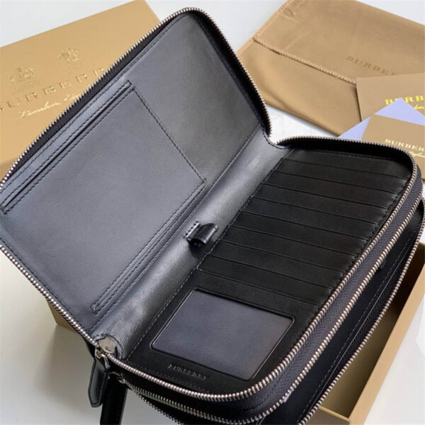 vi_nam_burberry_london_check_travel_wallet_quai_deo_tay_mau_xam_31.jpg