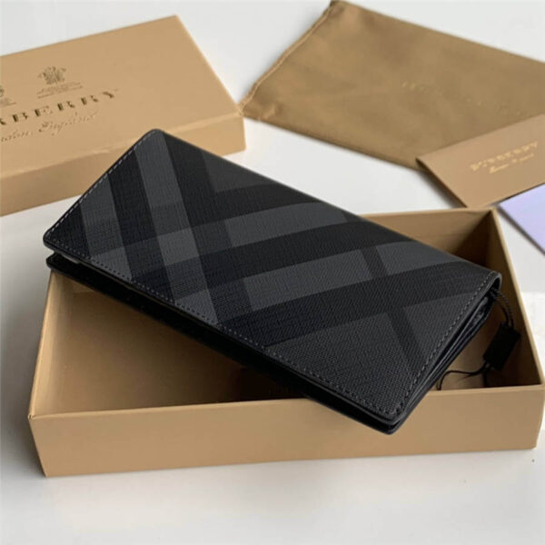 vi_gap_burberry_london_knight_horse_hoa_tiet_ki_si_mau_xam_2.jpg