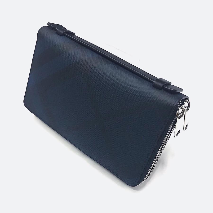 vi_burberry_london_england_double_zippy_clutch_in_navy_5d1f14074b22f_05072019161031.jpg