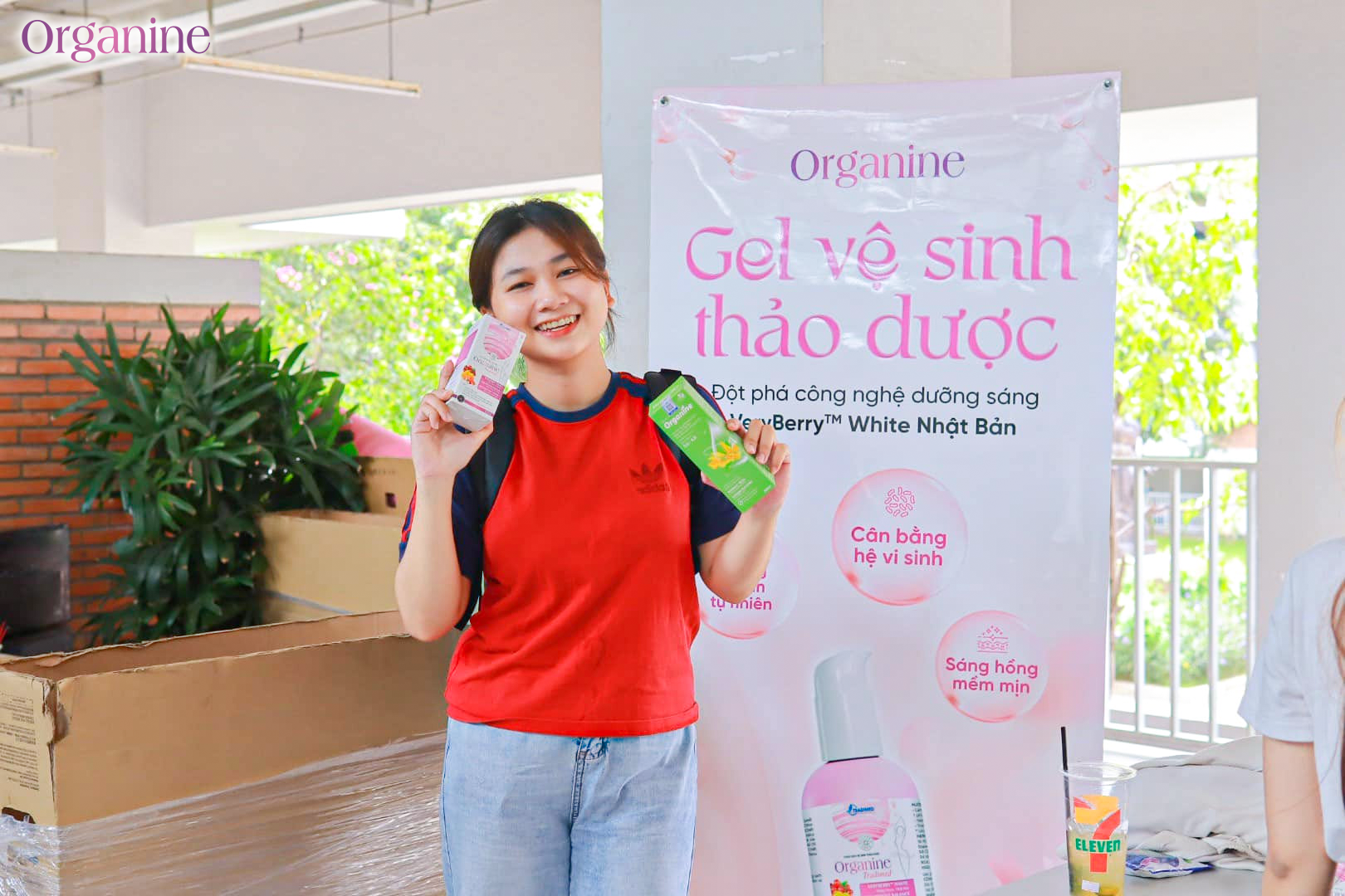 Hoi-chi-em-dang-do-xo-san-lung-loai-dung-dich-ve-sinh-nay-vi-loat-uu-diem-cuc-chat-1.png