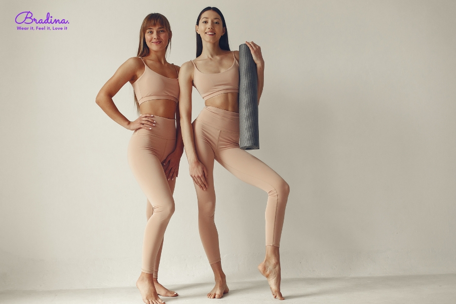 Phối quần legging cho dáng người đồng hồ cát