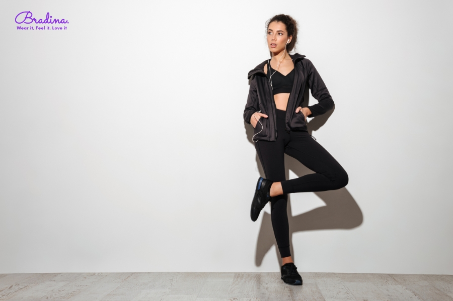 Phối quần legging + áo croptop + áo khoác dài