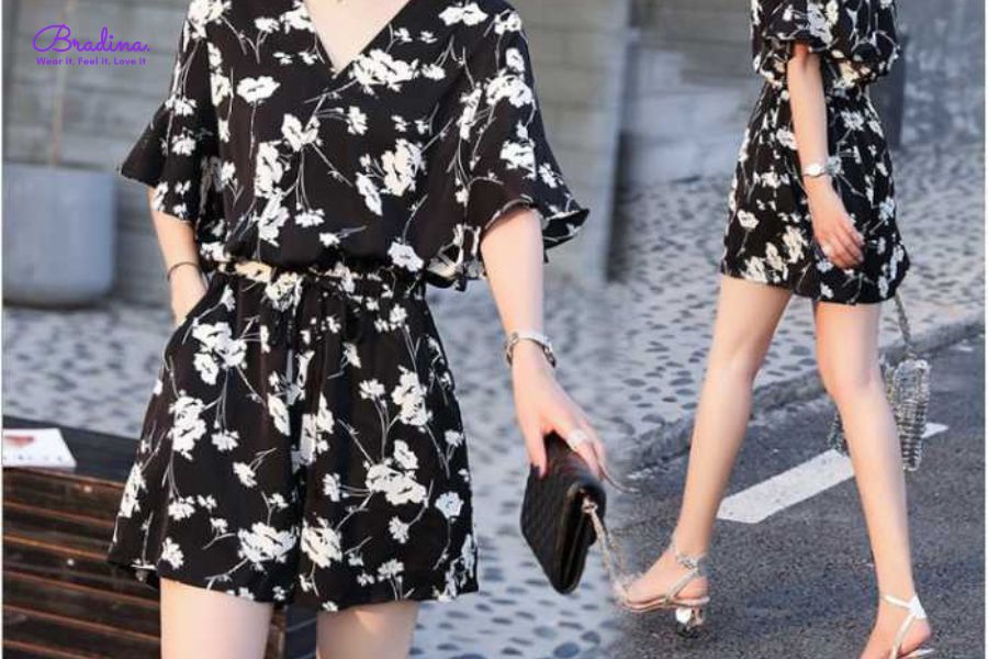 Jumpsuit ngắn hoạ tiết