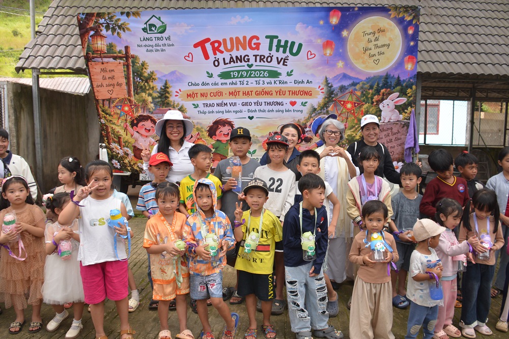 Chương trình VUI TRUNG THU - TRAO YÊU THƯƠNG, THẮP SÁNG ƯỚC MƠ tại Định An, Lâm Đồng