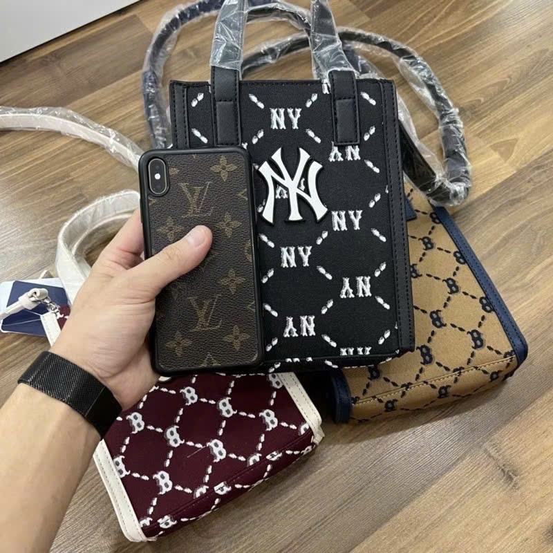 7491# Túi MLB NY dáng đứng Phonebag