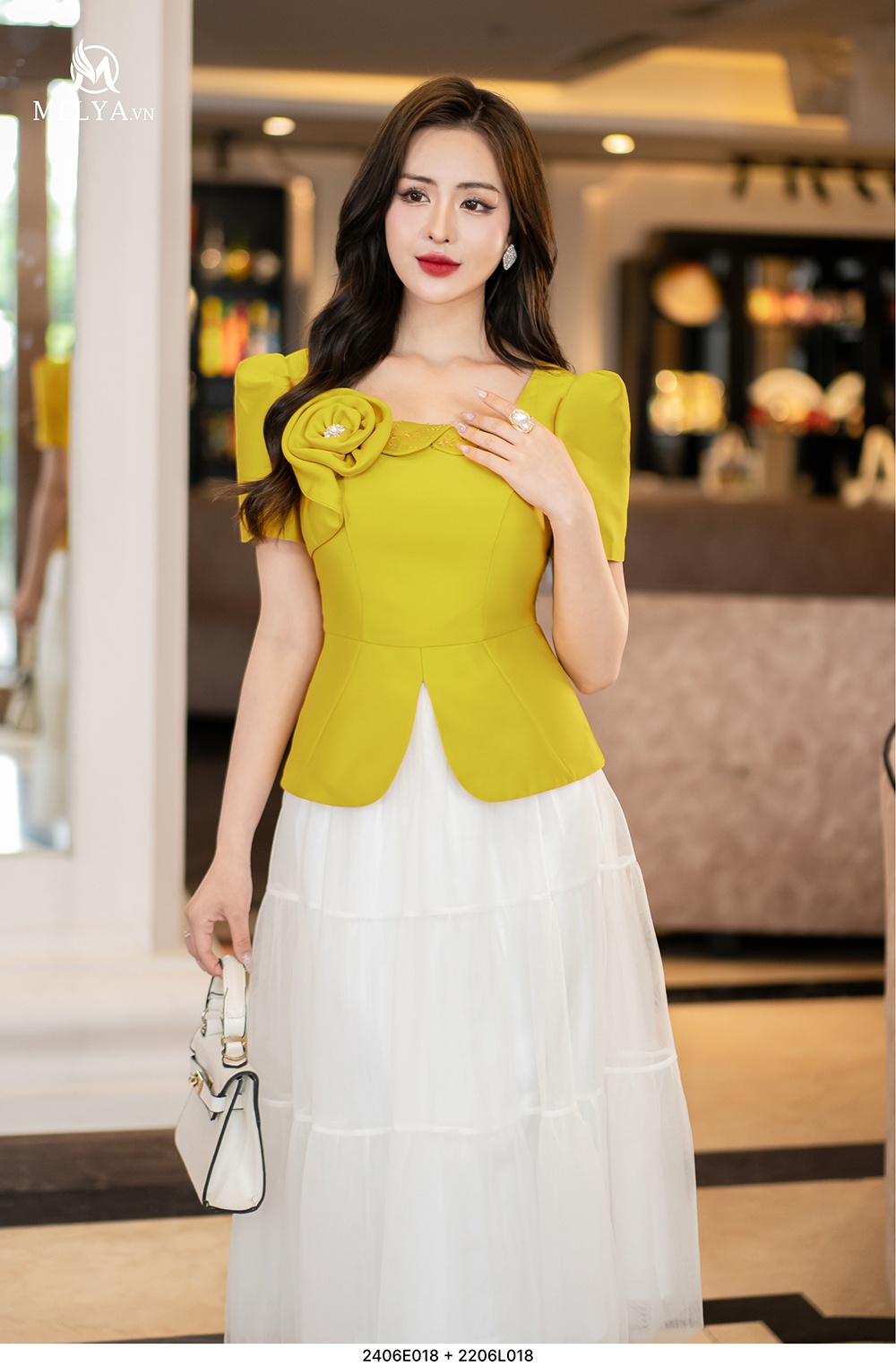 Áo Kiểu - Xẻ Peplum - Vàng