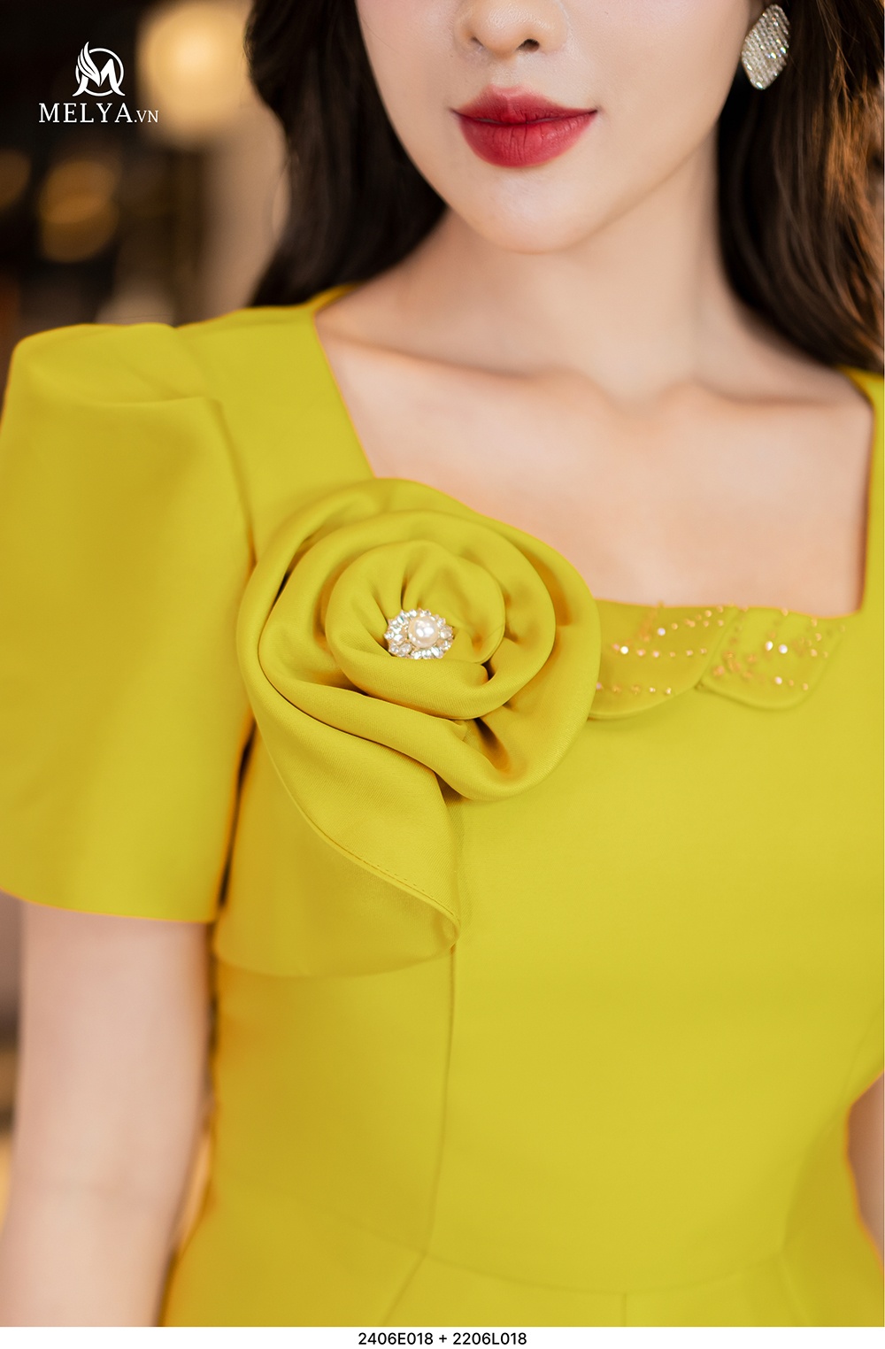 Áo Kiểu - Xẻ Peplum - Vàng