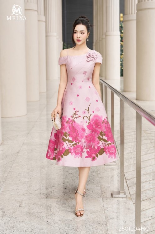 Đầm lệch vai - Gấm hoa chân - Hồng