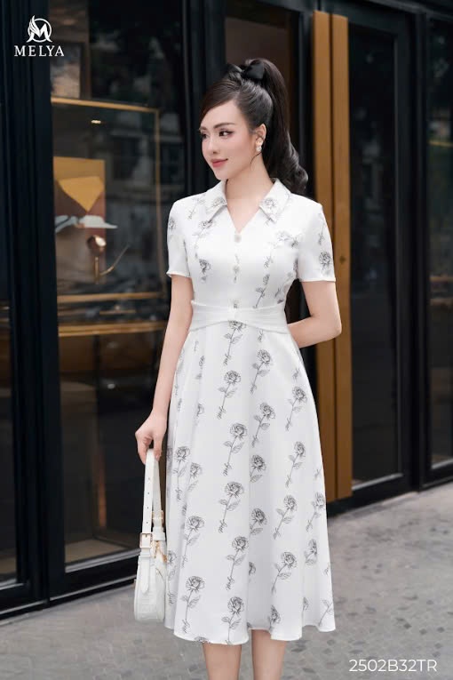 Đầm xoè - Hoạ tiết hoa hồng Melya - Trắng phối đen