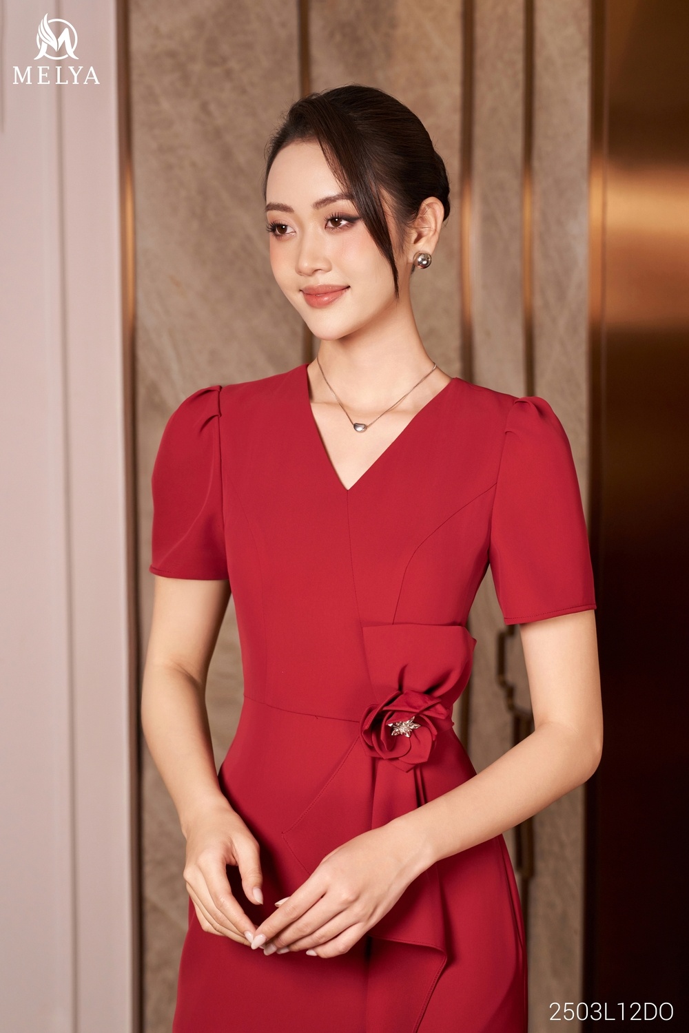 Đầm ôm - Hoa eo bèo rủ - Đỏ đô