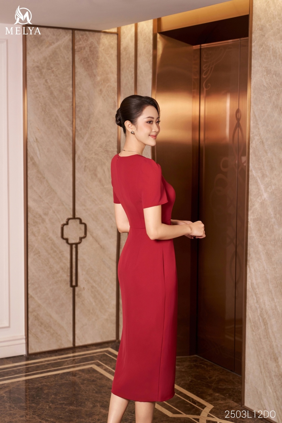 Đầm ôm - Hoa eo bèo rủ - Đỏ đô
