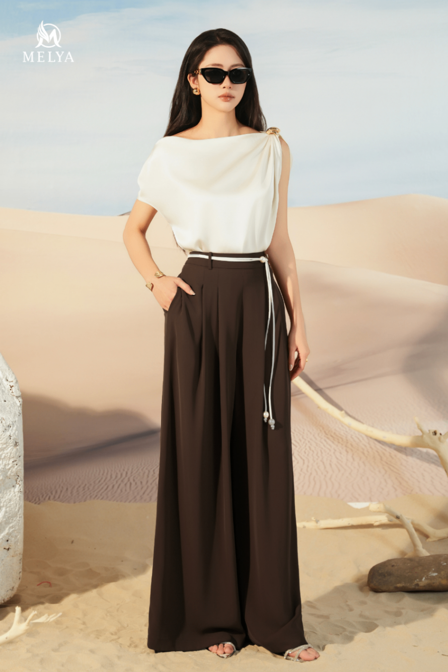 Áo sơ mi - Lụa cổ lệch phối charm - Kem
