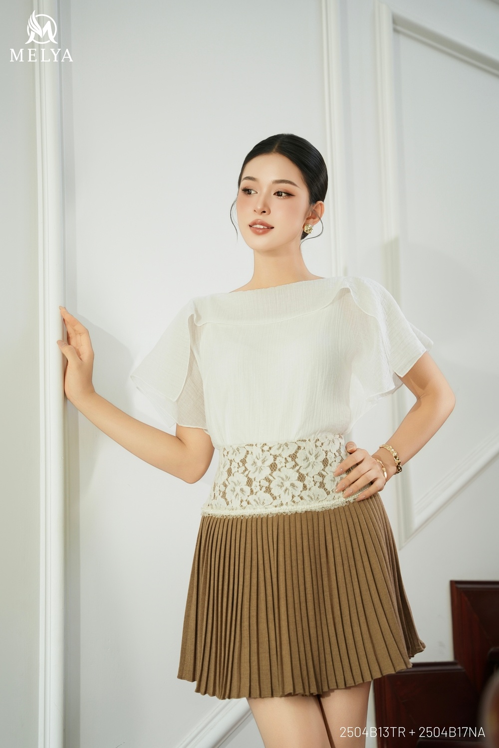 Áo kiểu - Tay rủ cách điệu - Trắng