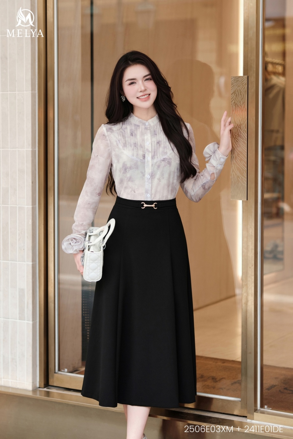Sơ mi - Tơ họa tiết hoa bướm - Xám ghi