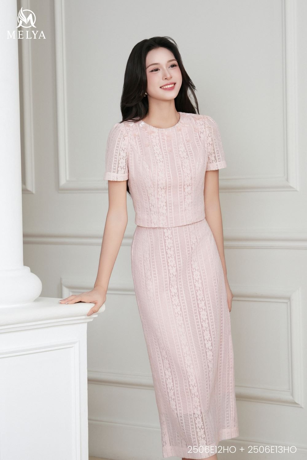 Chân váy - Bút chì ren phối hoa 3D - Feminine - Hồng phấn