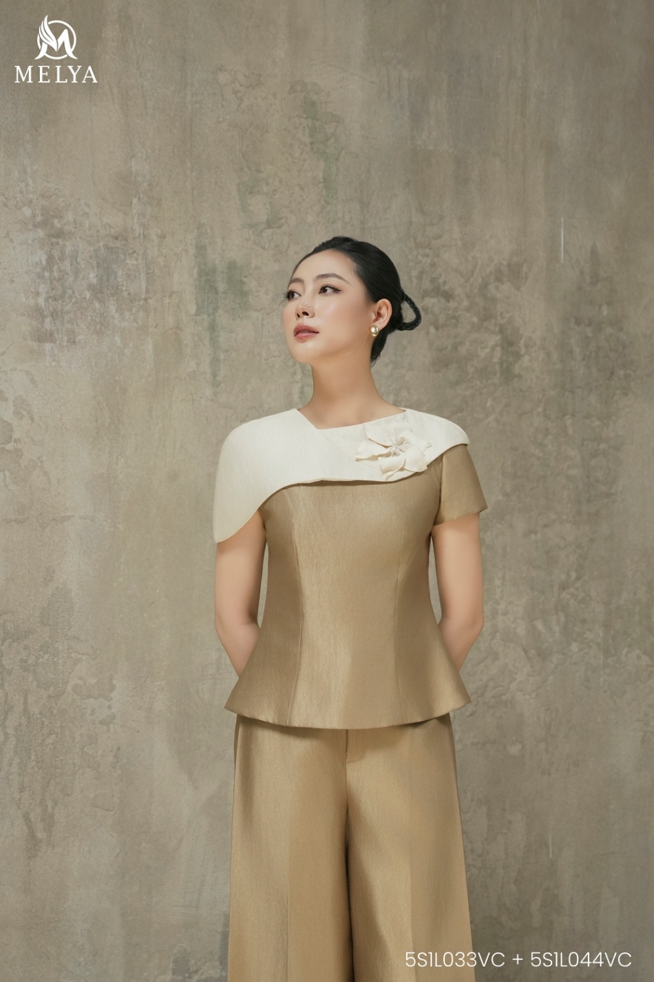 Áo kiểu - Heyra Top vai lệch hoa 3D - Vàng ánh kim