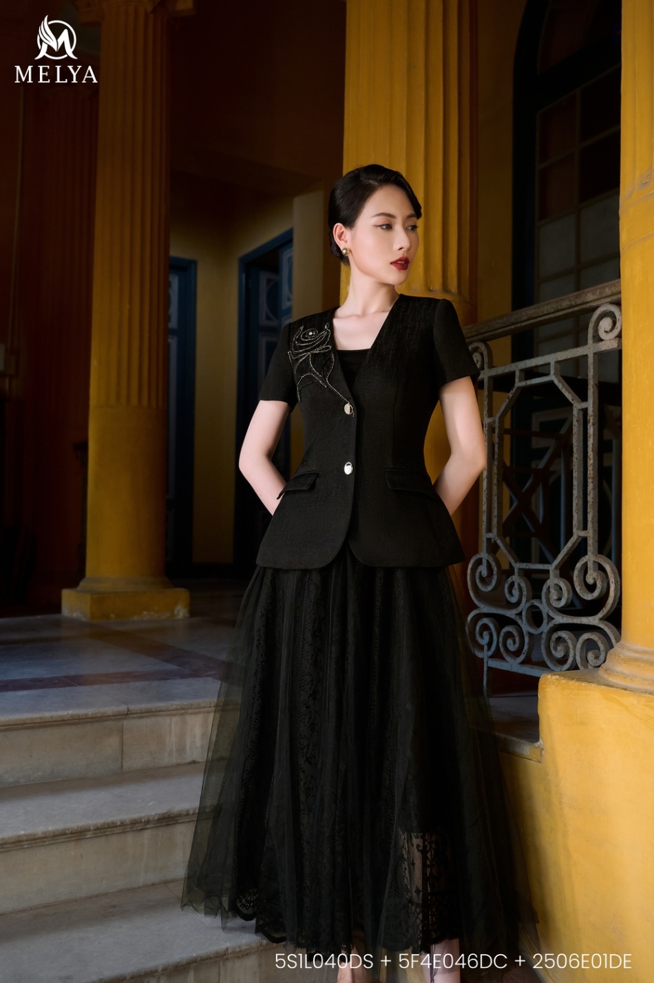 Áo vest - Denisty 2 khuy đính hoa - Đen