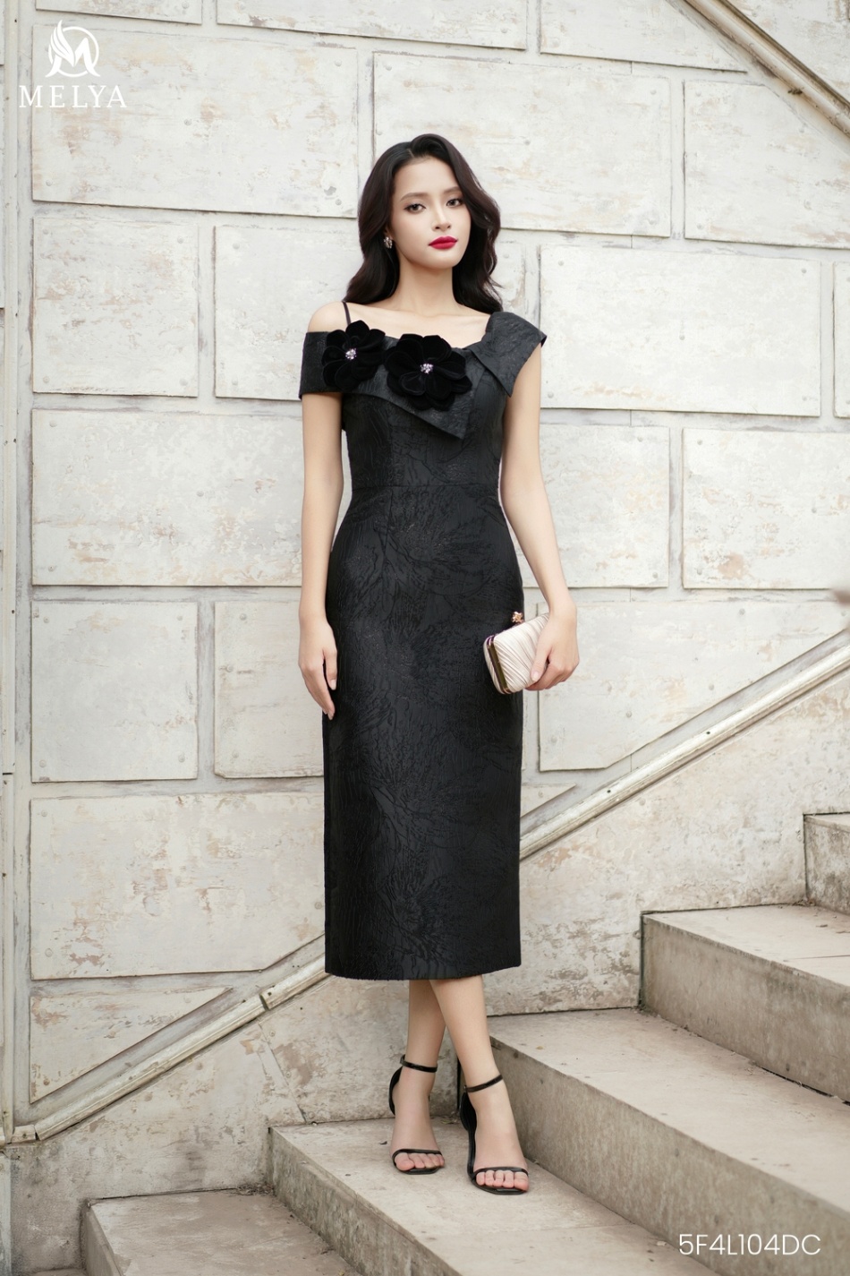Đầm ôm - Veyla dress gấm hoa nhung trễ vai - Đen