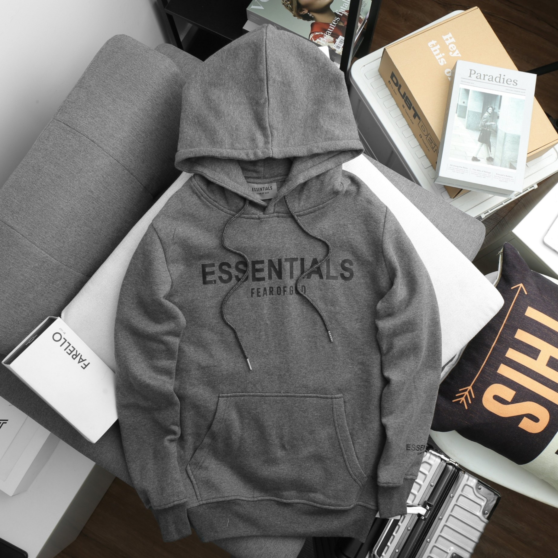 HOODIE ESSENTIALS