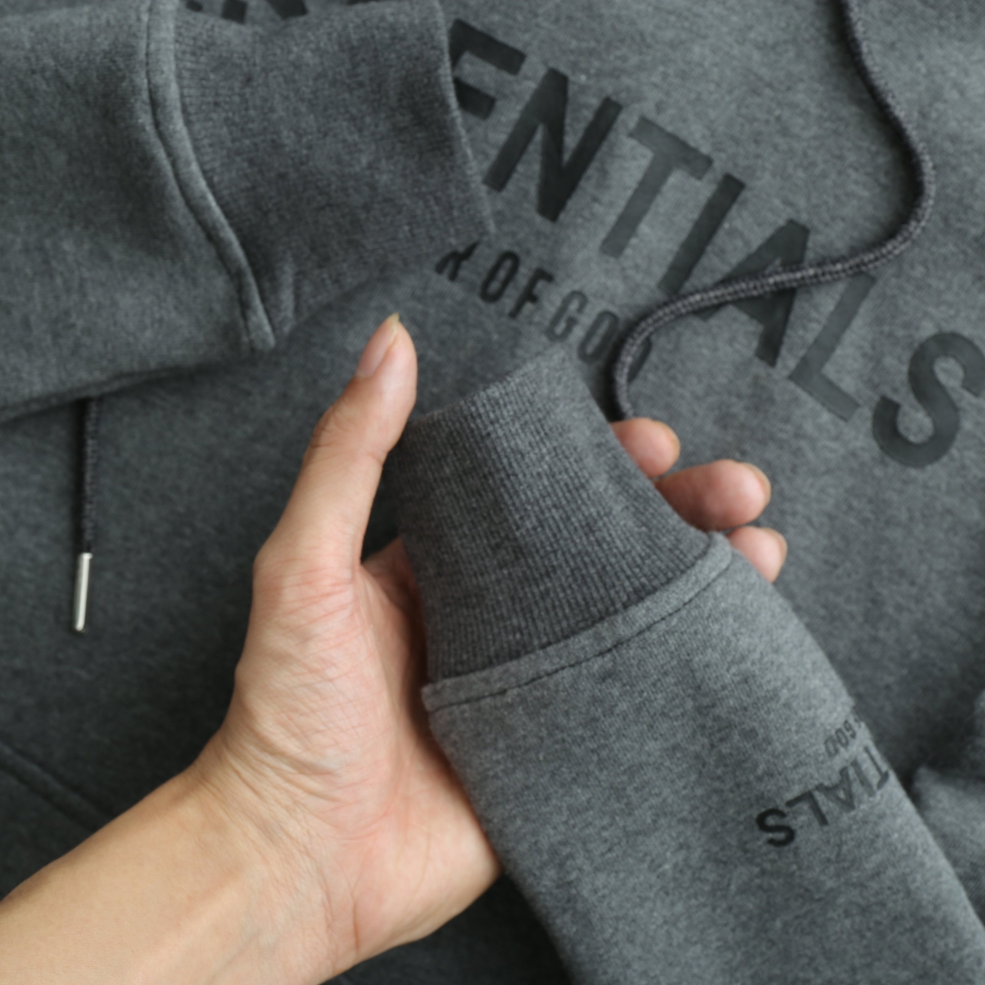 HOODIE ESSENTIALS