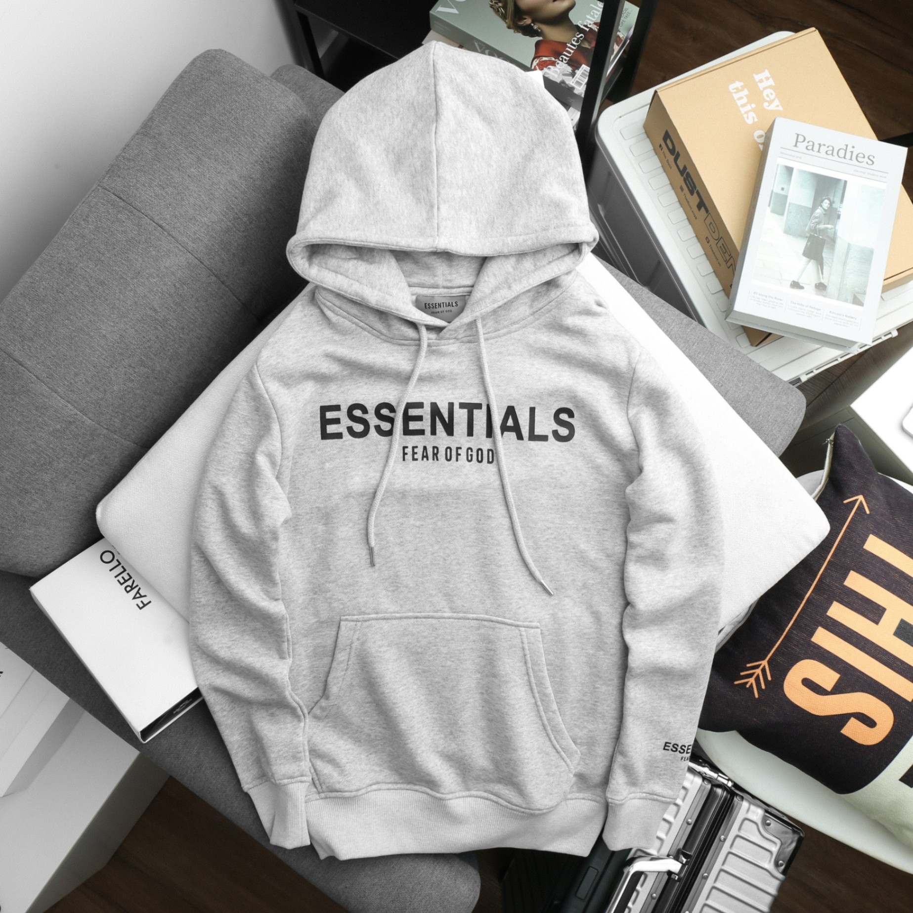 HOODIE ESSENTIALS