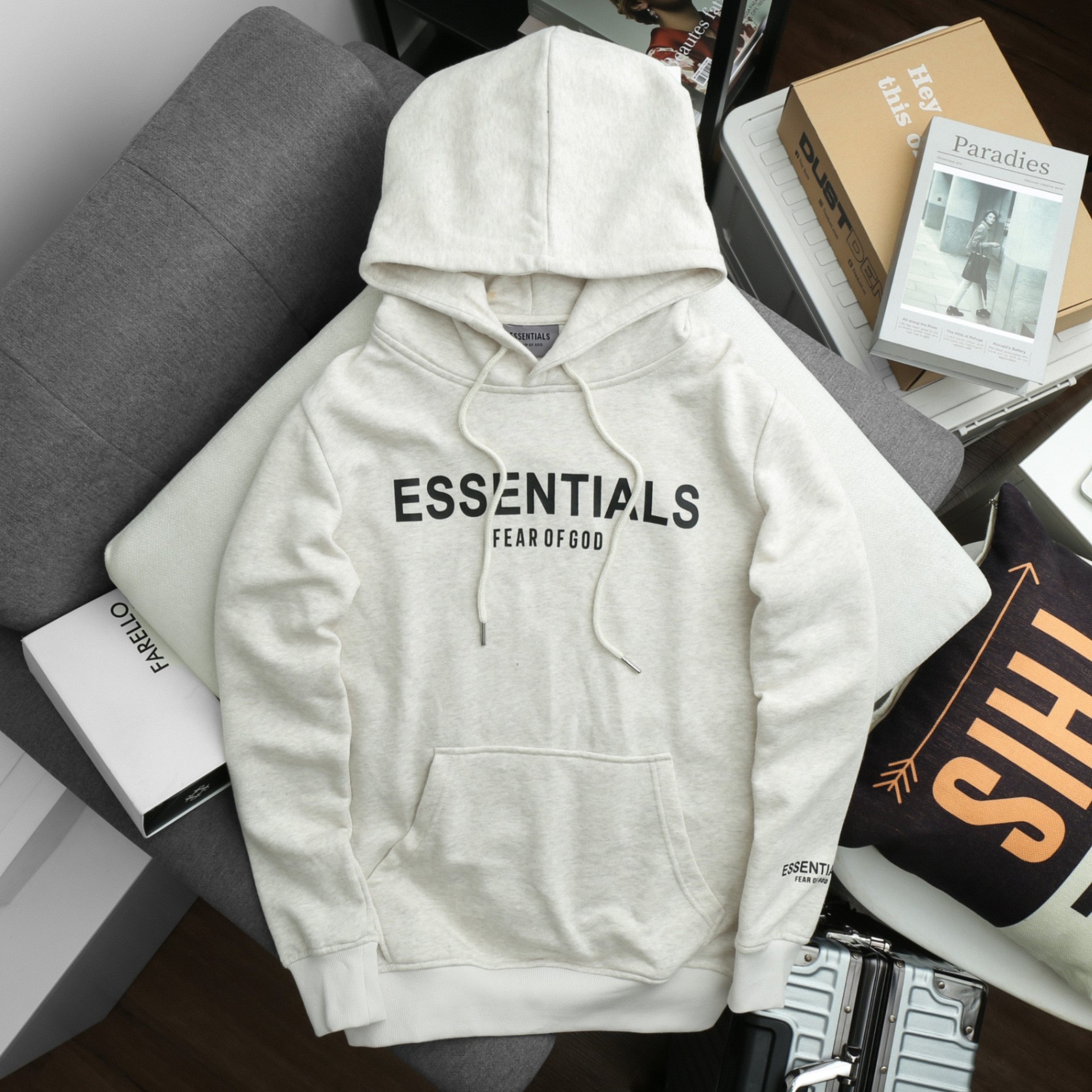 HOODIE ESSENTIALS