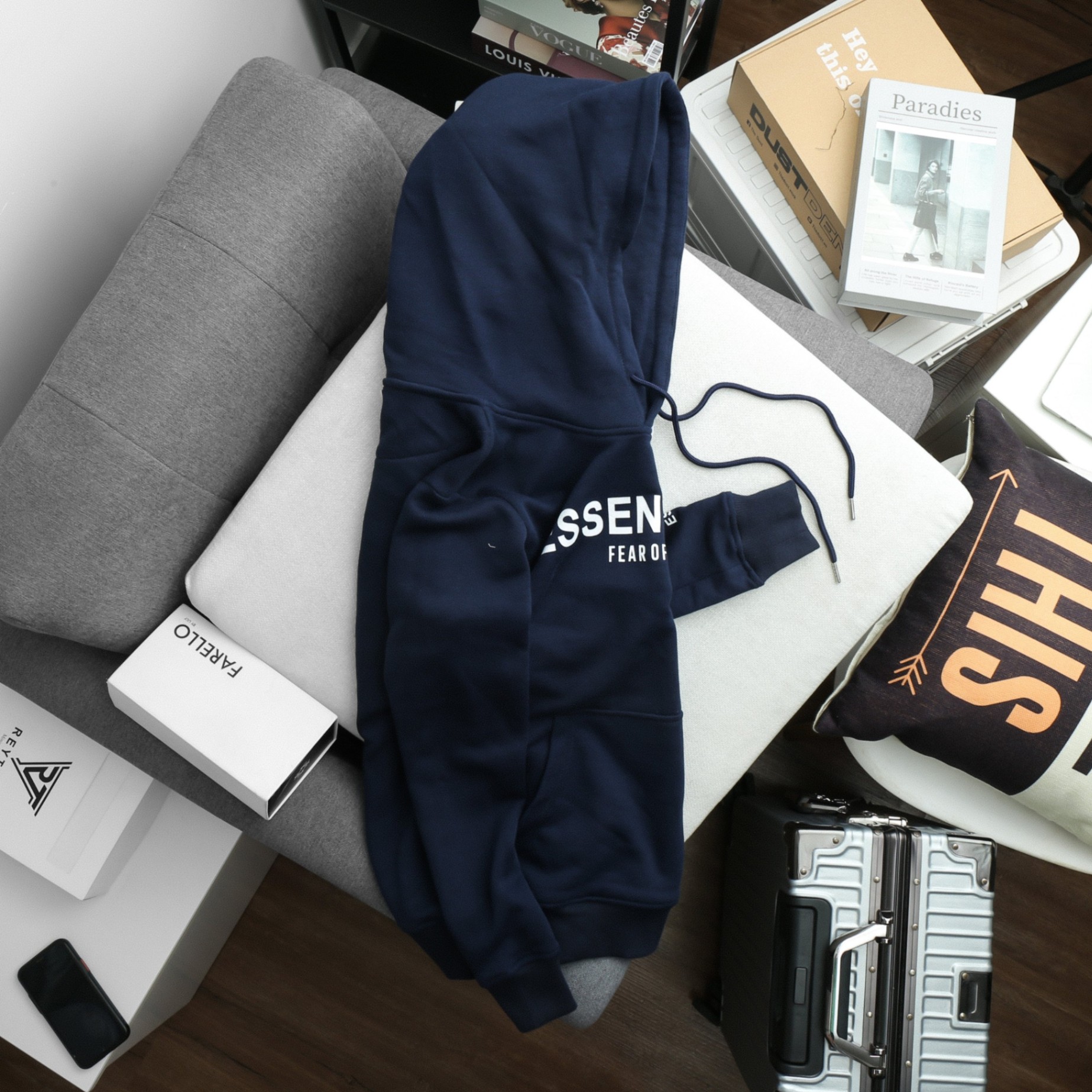 HOODIE ESSENTIALS