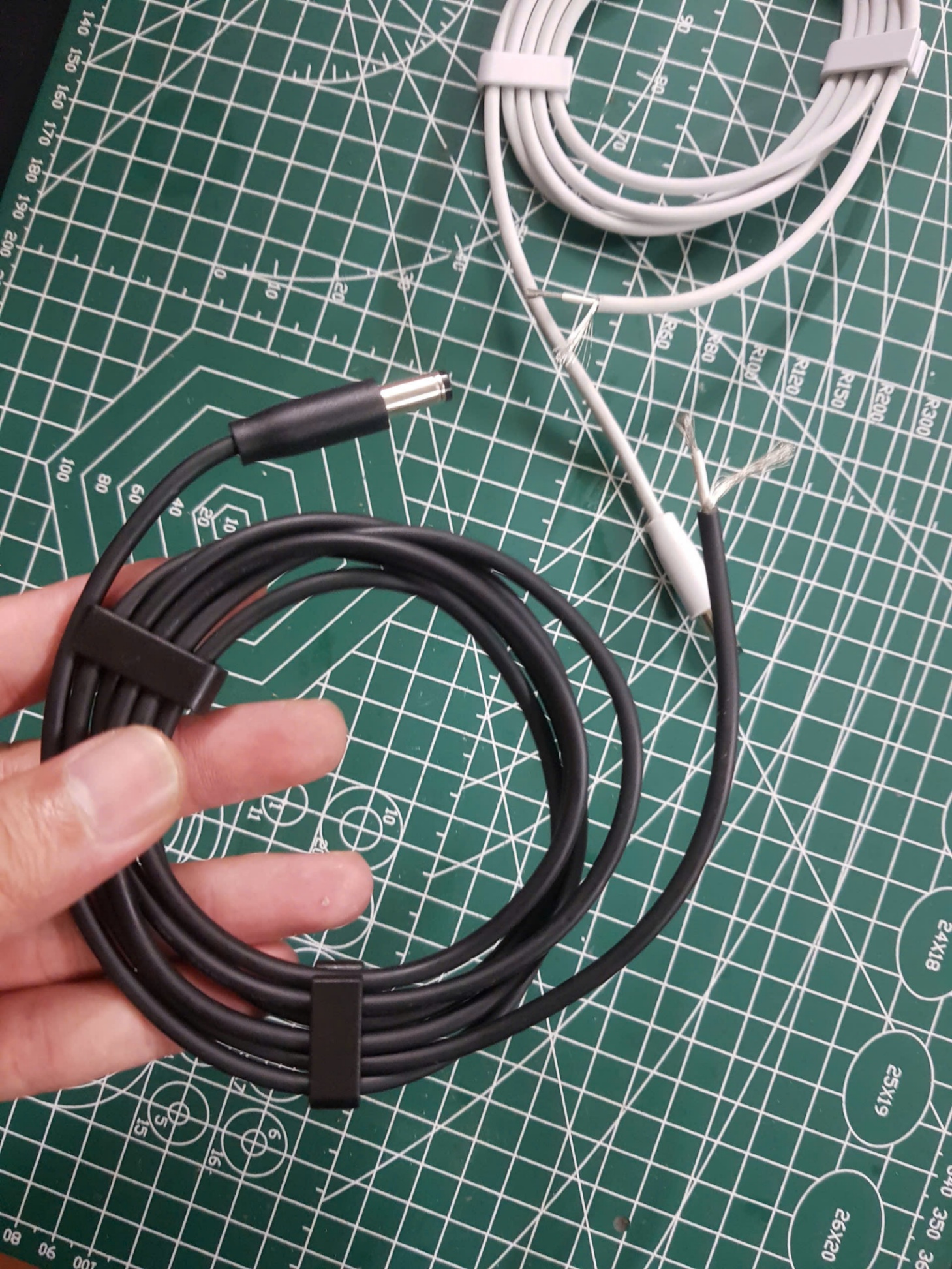 Dây Nguồn DC 5.5x2.1MM Đực Lõi To Dài 1.5 Mét Màu Đen (Hãng Bose)