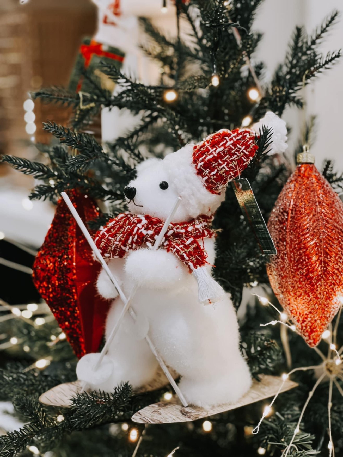 Polar Bear - Gấu Tuyết Nón Đỏ 25cm