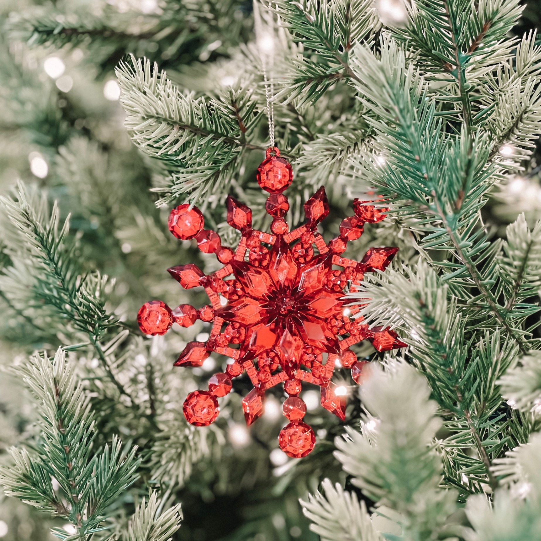 RED JEWEL SNOWFLAKE ORNAMENT W23 - Đồ Treo Hình Bông Tuyết Màu Đỏ