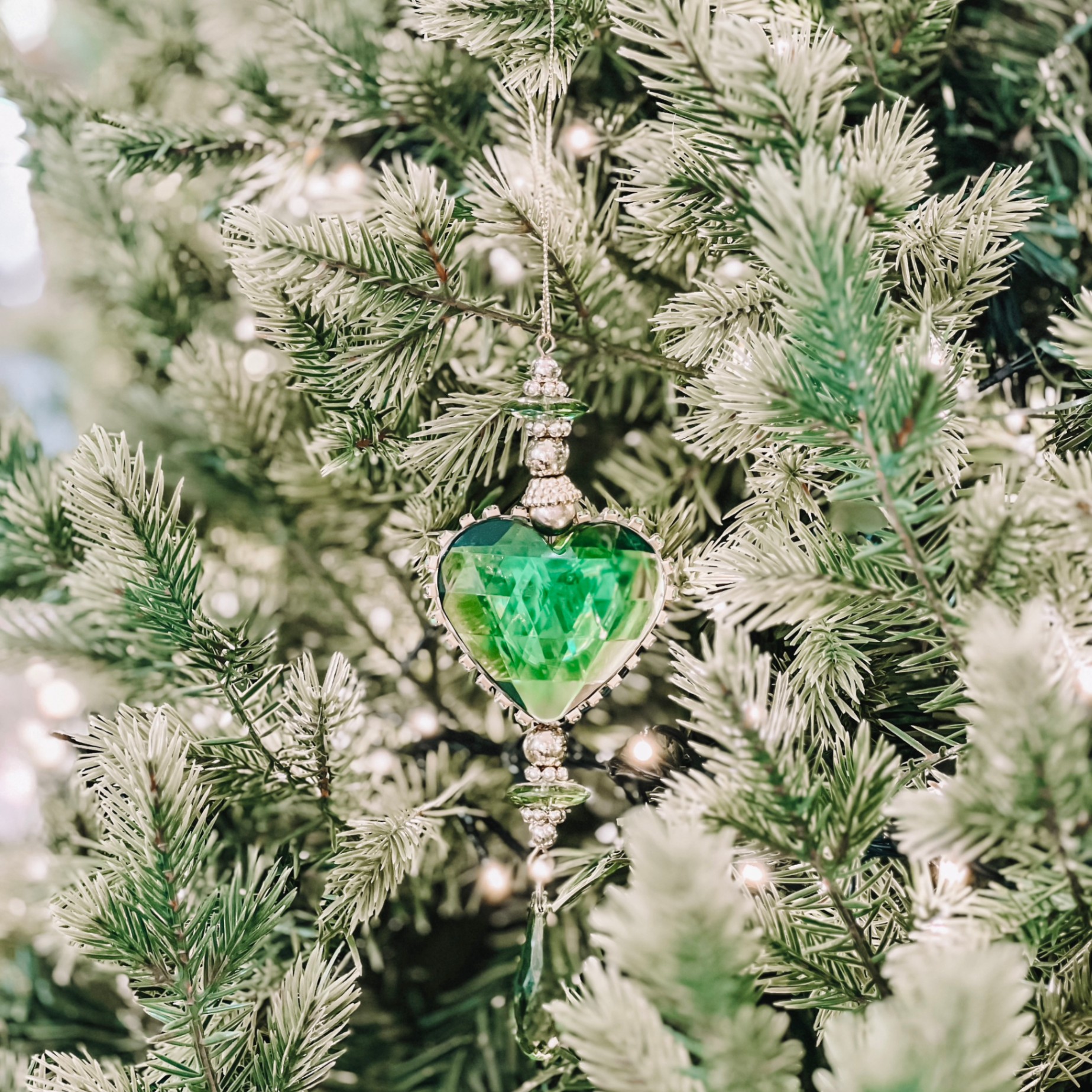 Green heart ornament W23 - Đồ Treo Trái Tim Màu Ngọc Bích