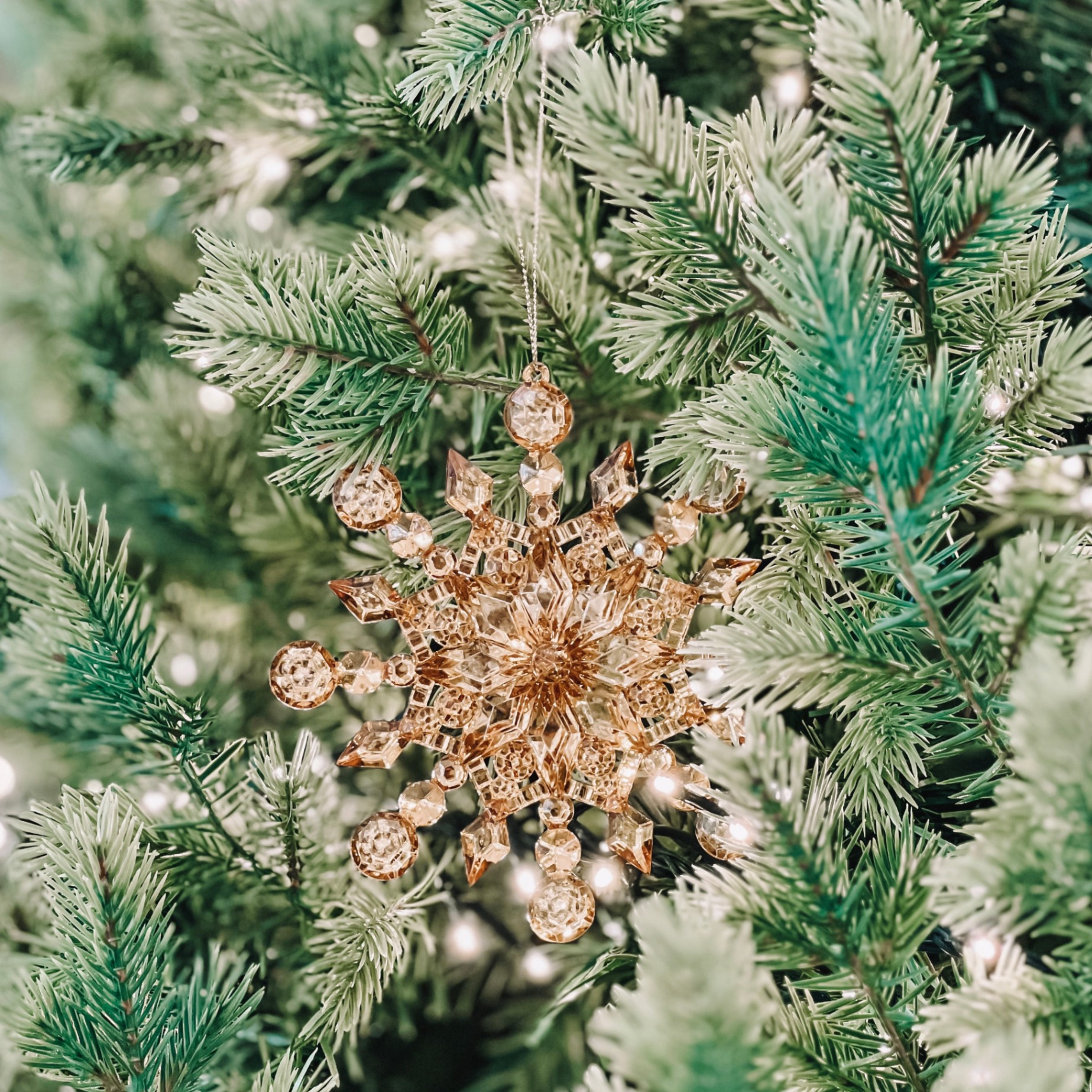 GOLD JEWEL SNOWFLAKE ORNAMENT W23 - Đồ Treo Hình Bông Tuyết Màu Vàng