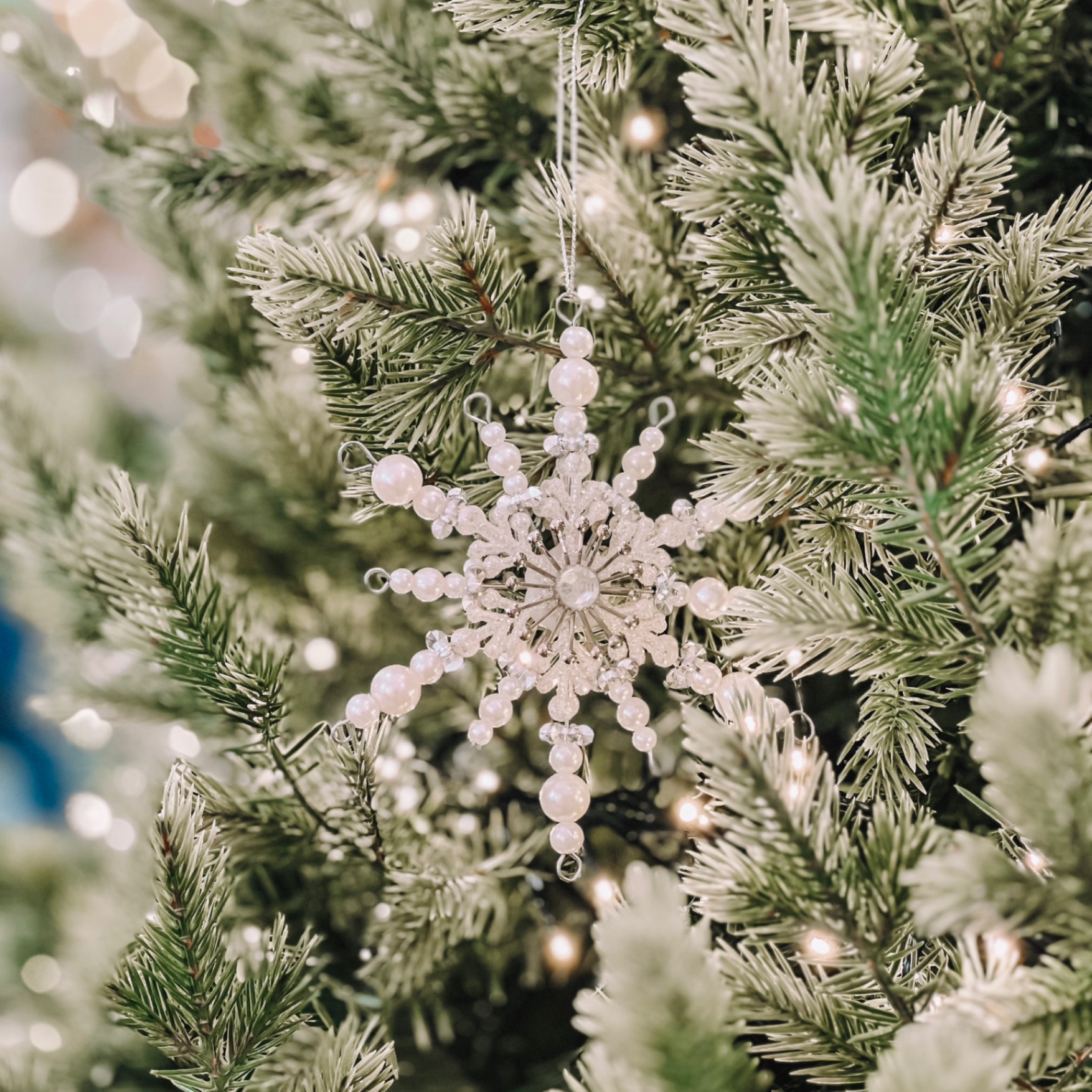 Plastic Bead Snowflake W23 - Đồ Treo Hình Bông Tuyết Đính Hạt