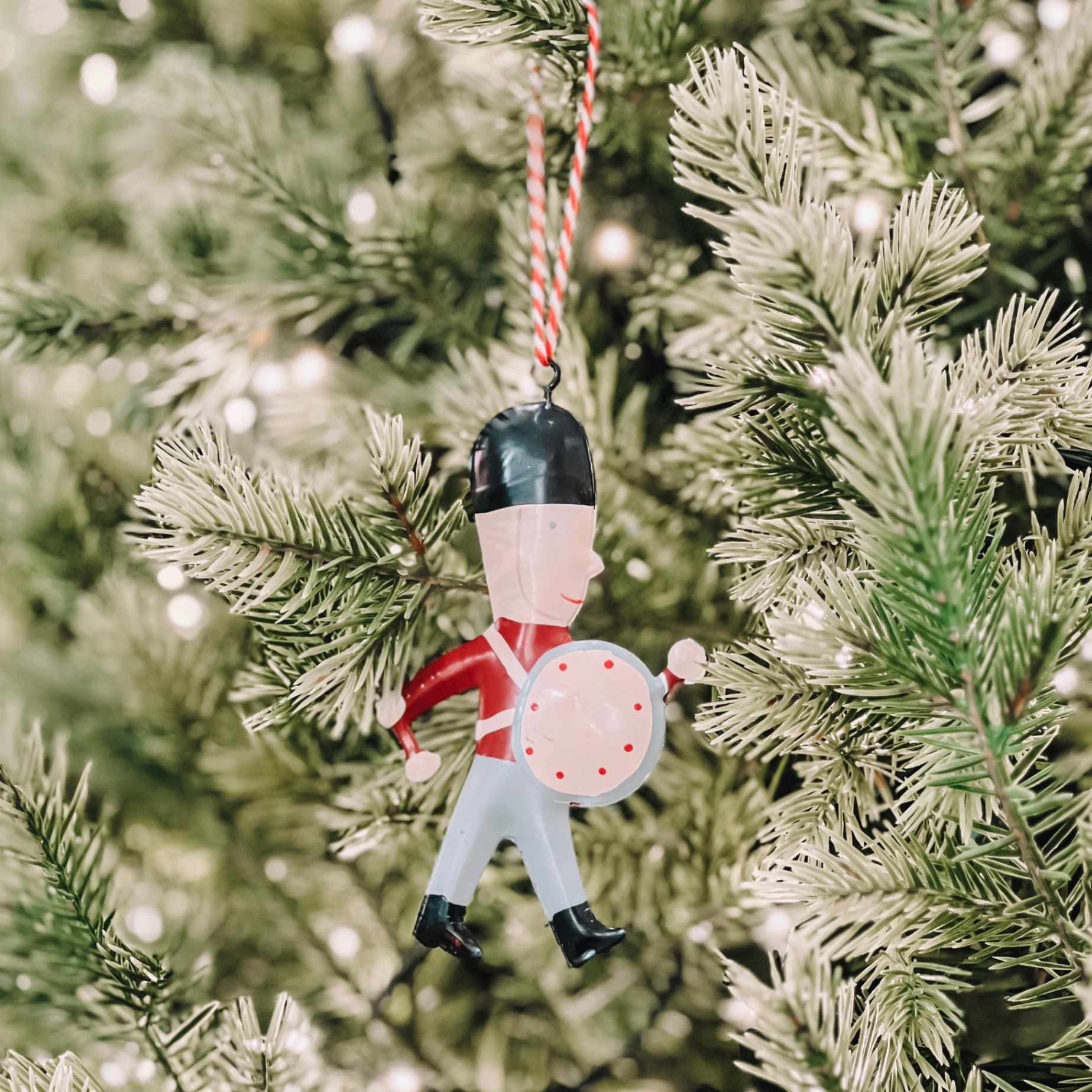 Iron Red Tin Solder Ornament W23 - Đồ Treo Chú Lính Chì Đỏ Bằng Sắt 1
