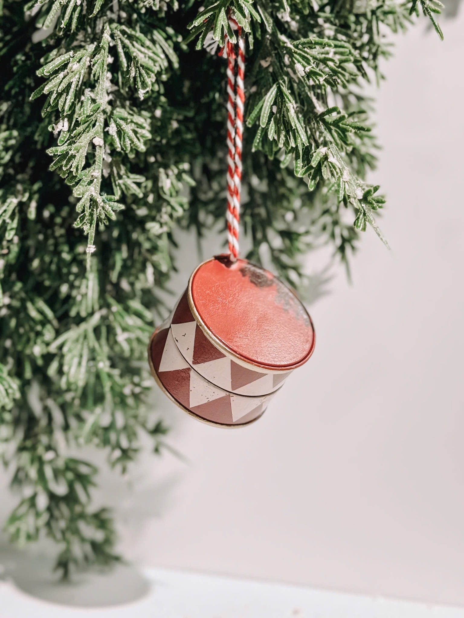 Iron Drum Ornament - Đồ Treo Hình Cái Trống Bằng Sắt