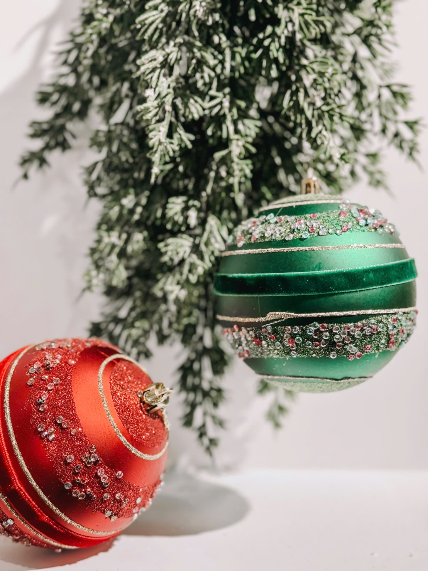 Set 8 Red & Blue Bauble - Set 8 Trái Châu Màu Đỏ & Xanh