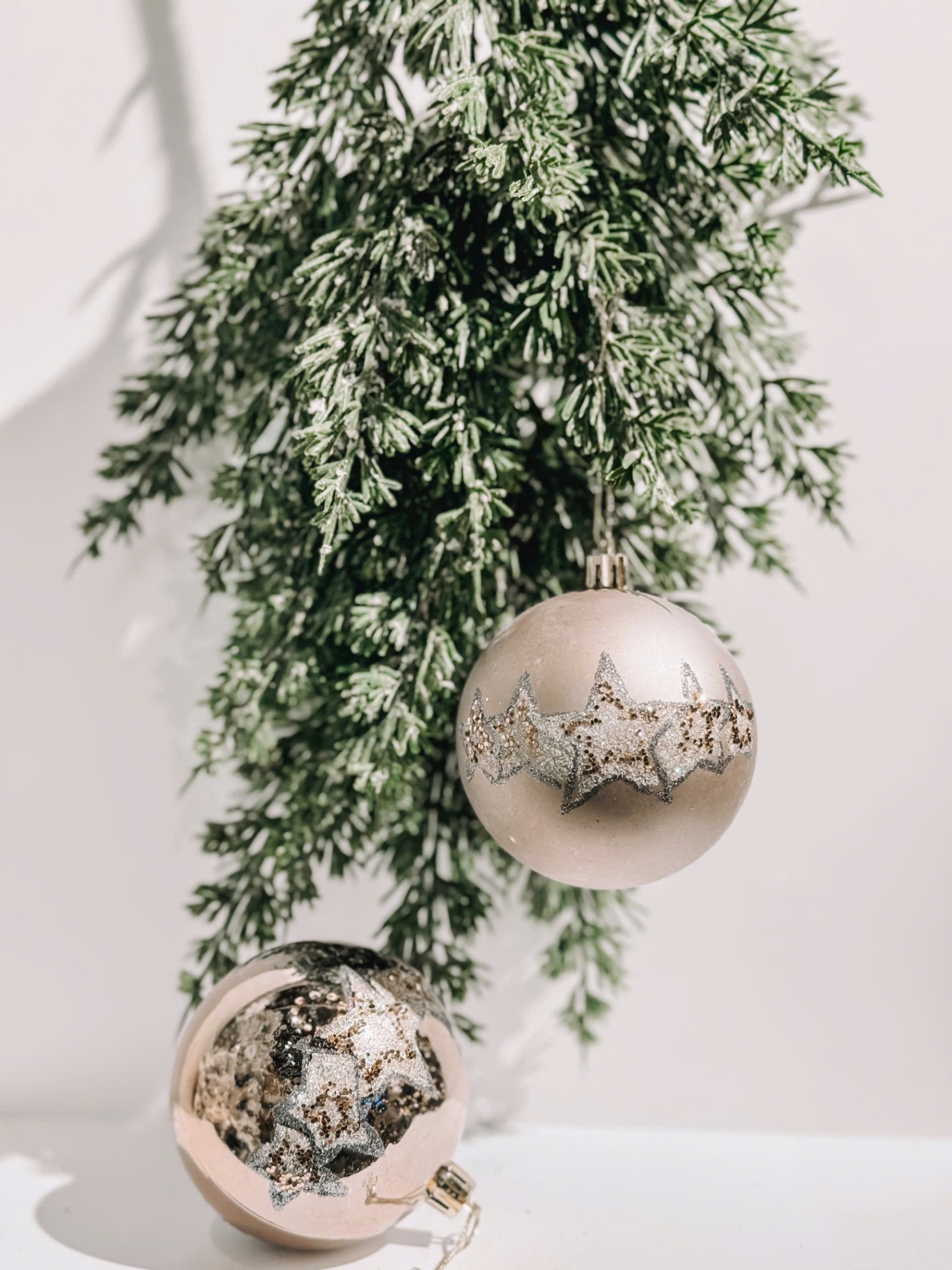 Set 12 Tinsel Bronze Bauble -Set 12 Trái Châu Màu Đồng Kim Tuyến