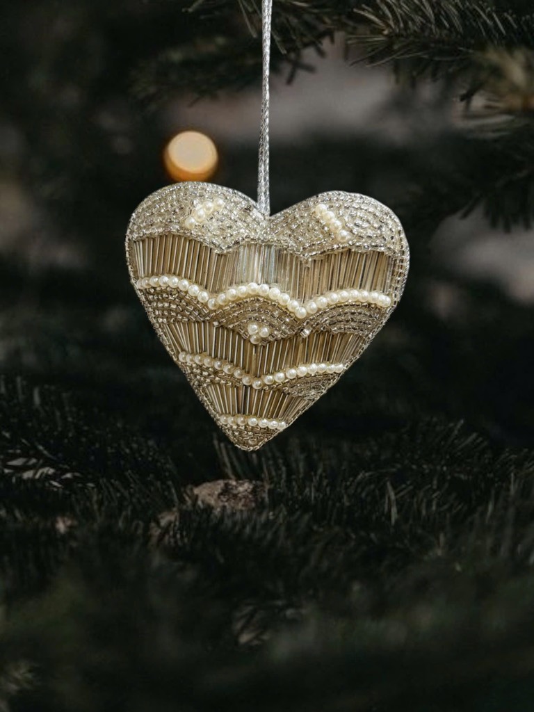 Beaded Embroidered Heart Ornament - Trái Tim Đính Hạt England