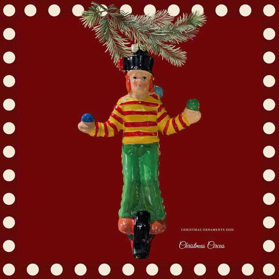 Clown Riding Ball - Chú Hề Tung Hứng Trên Xe