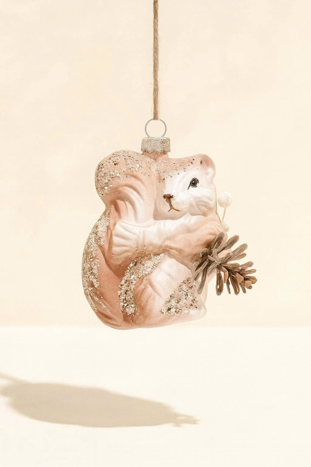 Glass Squirrel Ornament - Đồ Treo Hình Chú Sóc Thủy Tinh