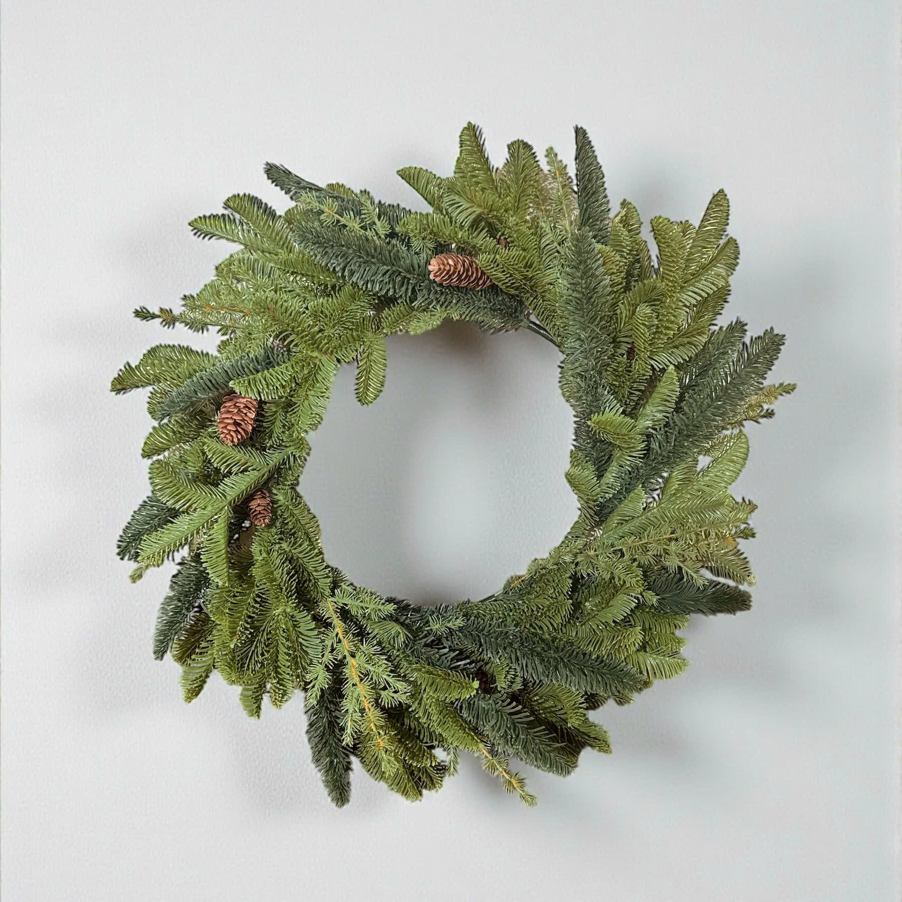 Green Wreath And Pine Cone - Vòng Thông Và Trái