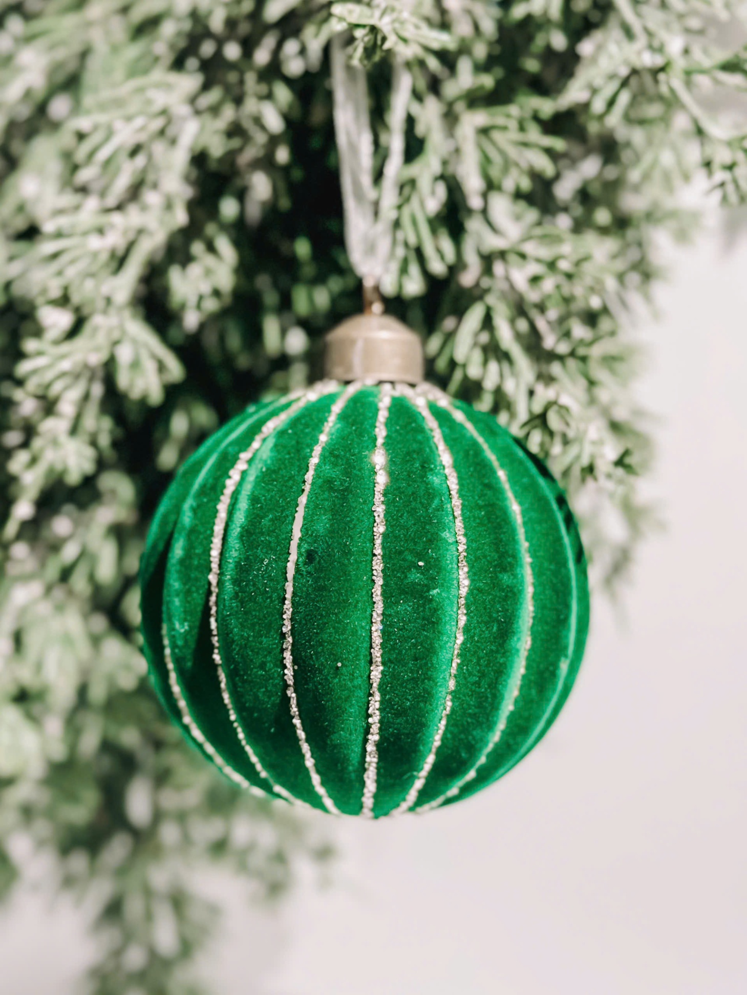 Green Color Glass Ball - Trái Châu Thủy Tinh Nhung Màu Xanh