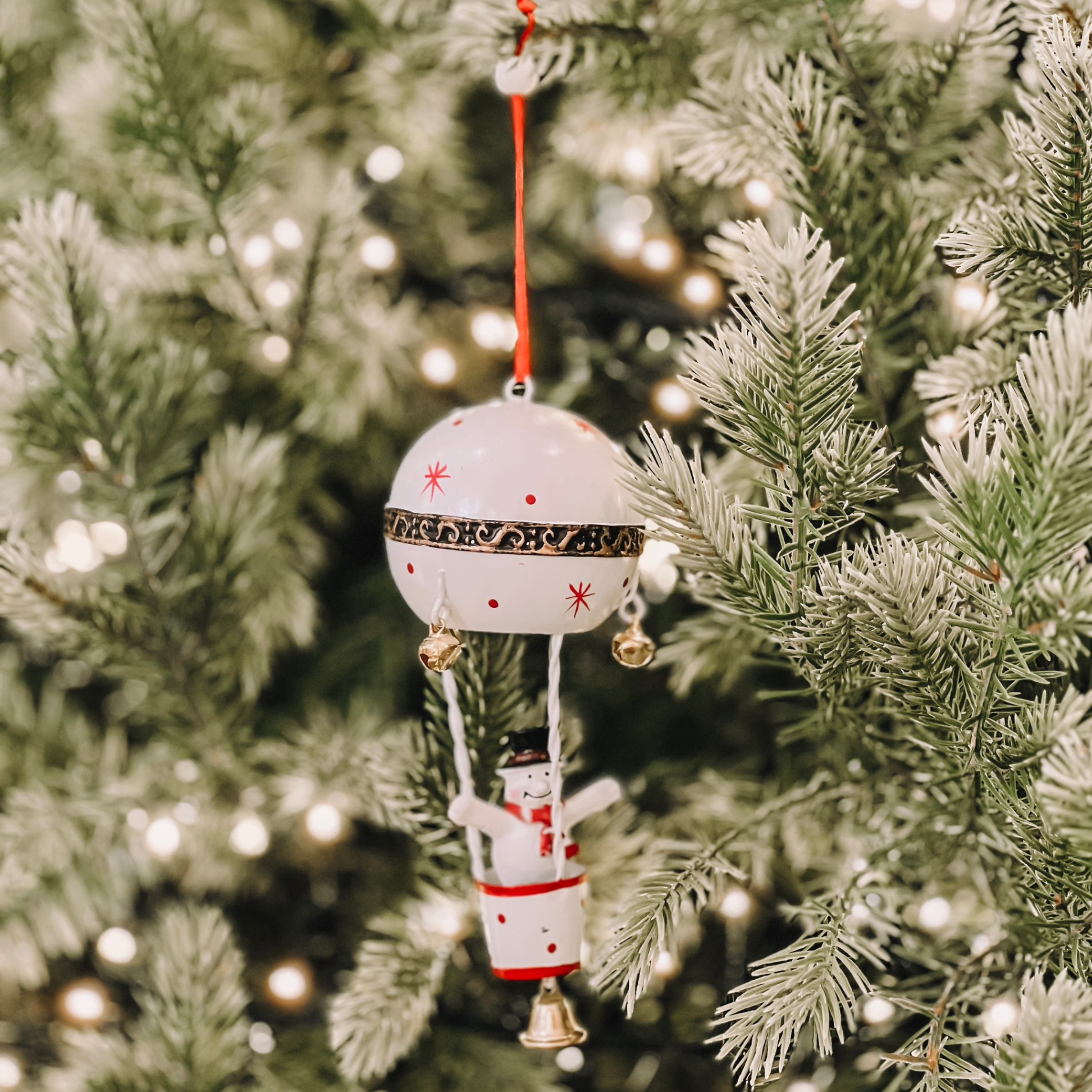 Iron White Hot - Air Balloon Ornament - Đồ Treo Kinh Khí Cầu Trắng Bằng Sắt